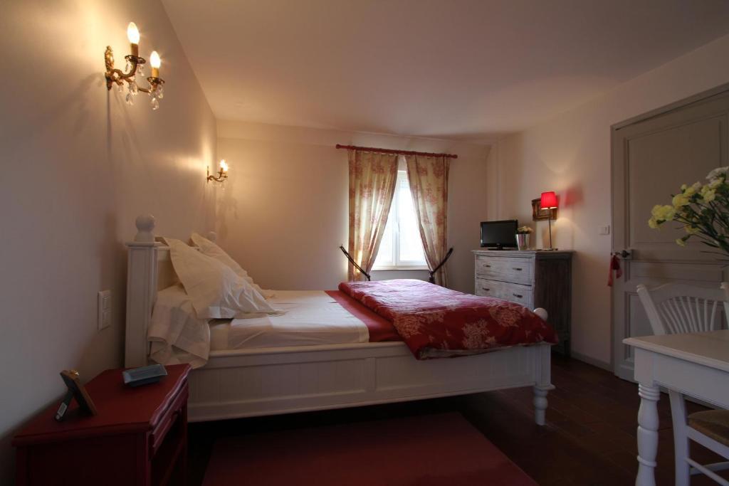 Le Clos Xavianne Ribécourt-la-Tour Δωμάτιο φωτογραφία